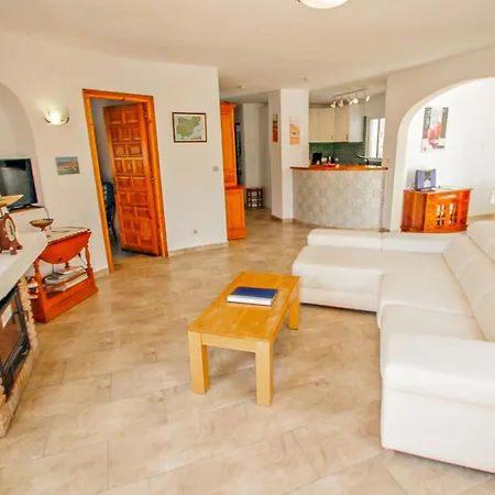 Nicole - With Great Views And Private Pool In