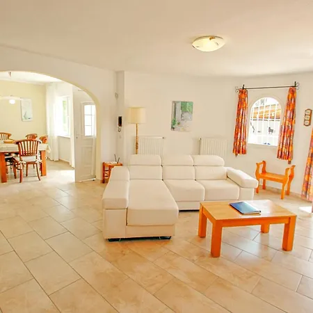 Nicole - With Great Views And Private Pool In Βίλα *